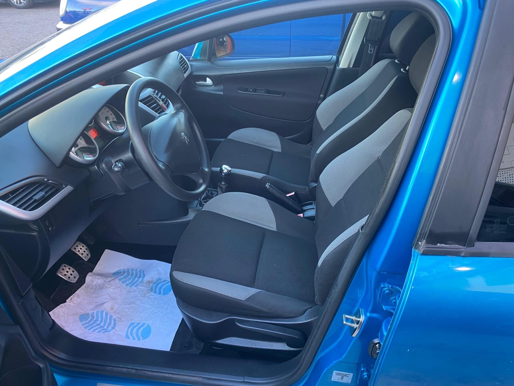 PEUGEOT 207 1.4 16v XLine