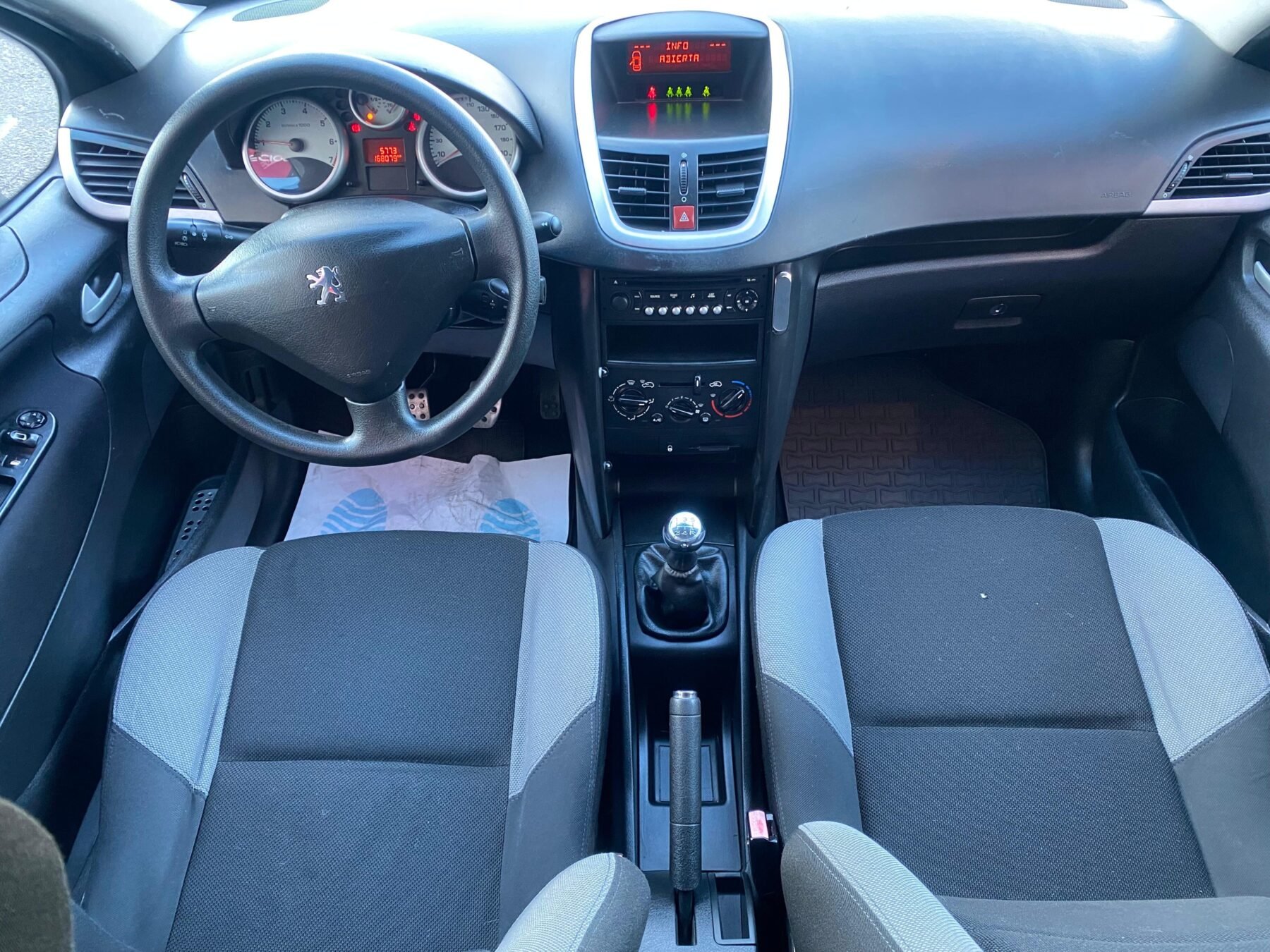 PEUGEOT 207 1.4 16v XLine