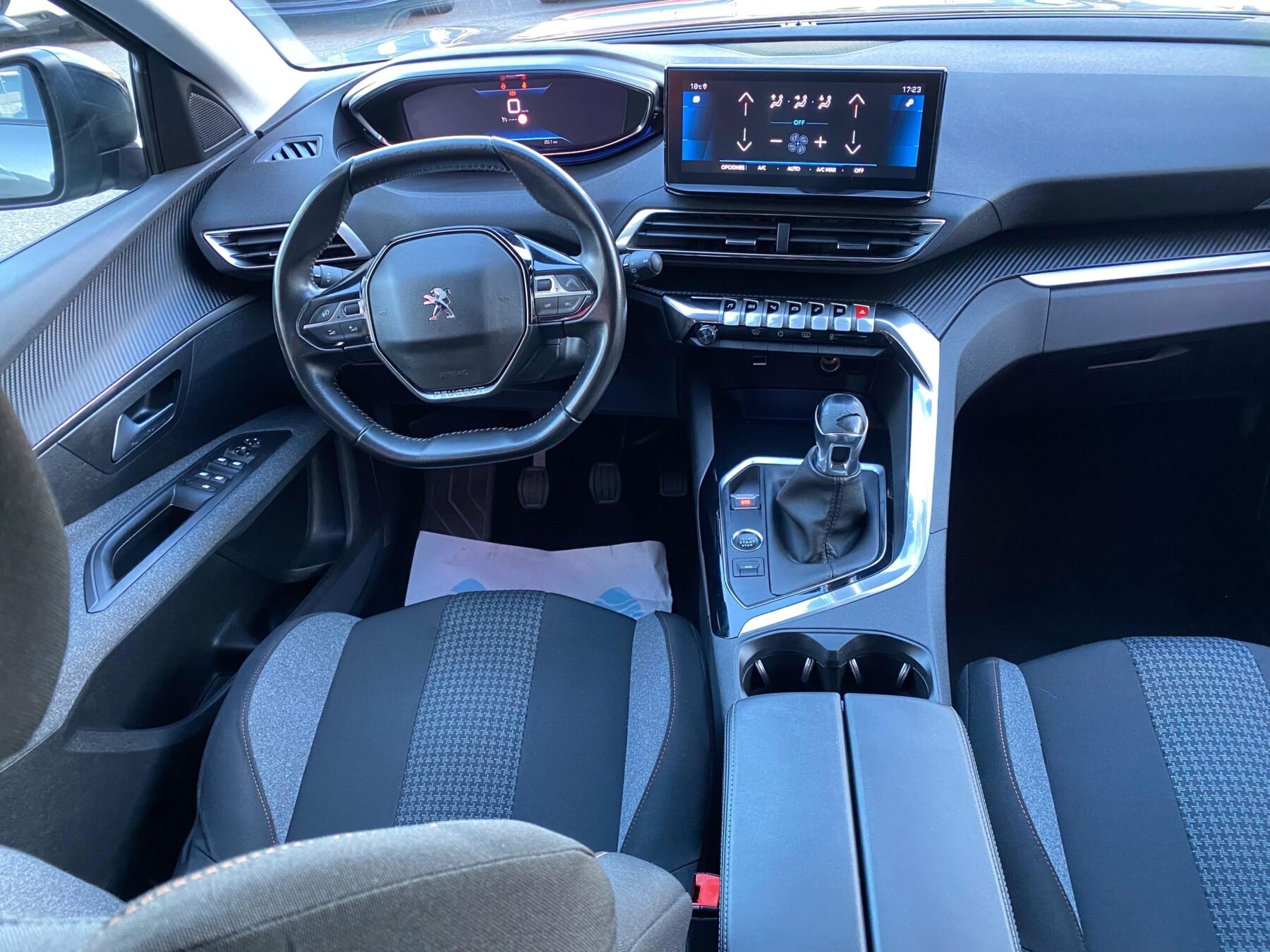 PEUGEOT 3008 1.5 BlueHDi 96kW 130CV SS Allure Pack