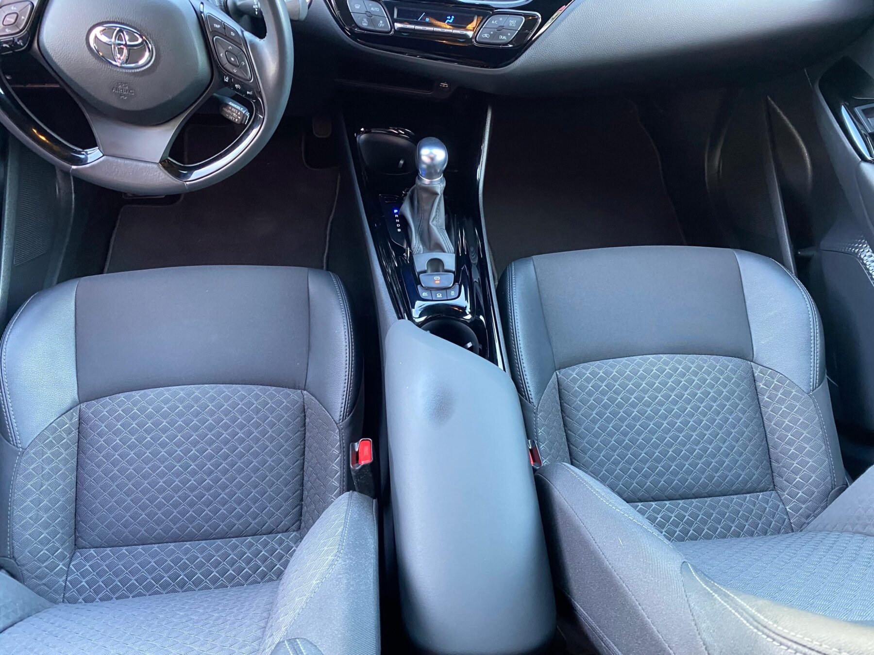 TOYOTA C-RH 1.8 125H Advance