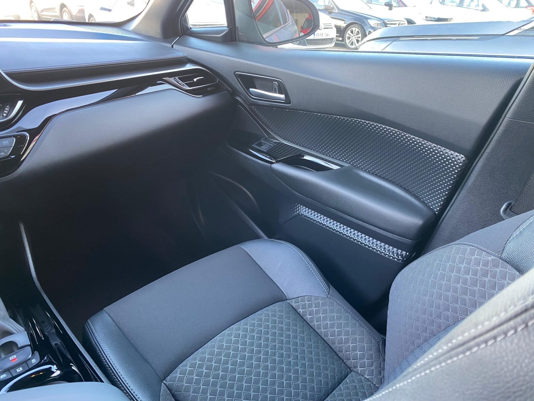 TOYOTA C-RH 1.8 125H Advance