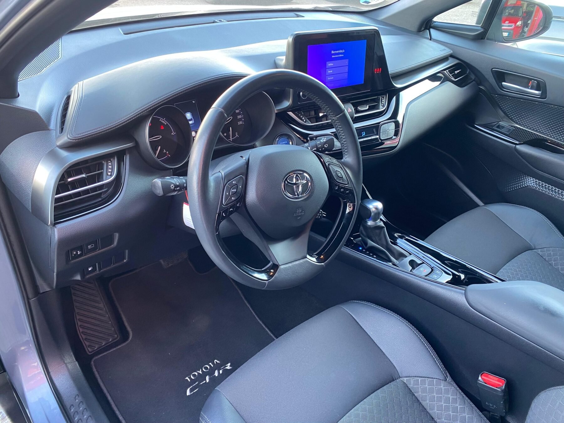 TOYOTA C-RH 1.8 125H Advance