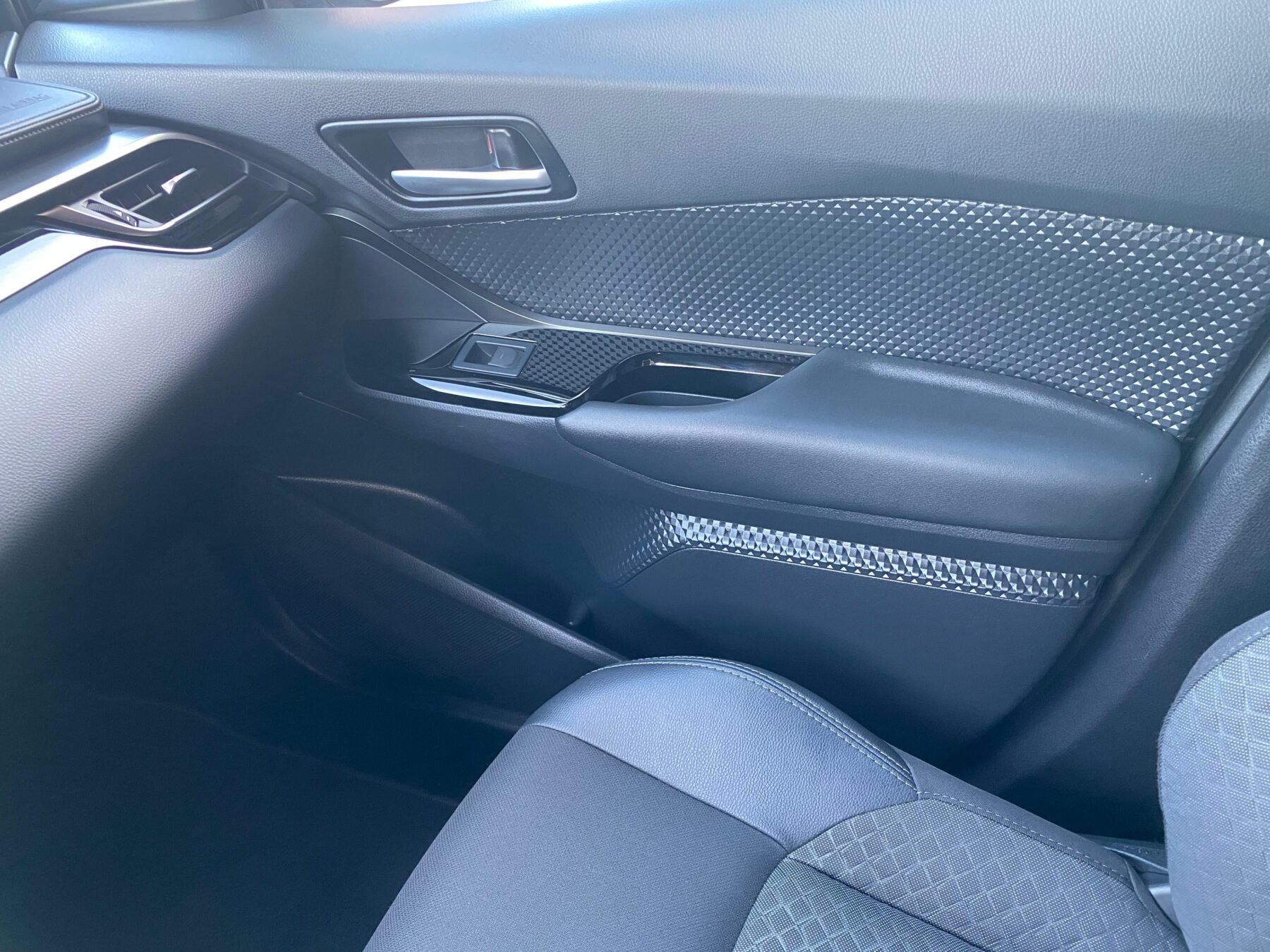 TOYOTA C-RH 1.8 125H Advance