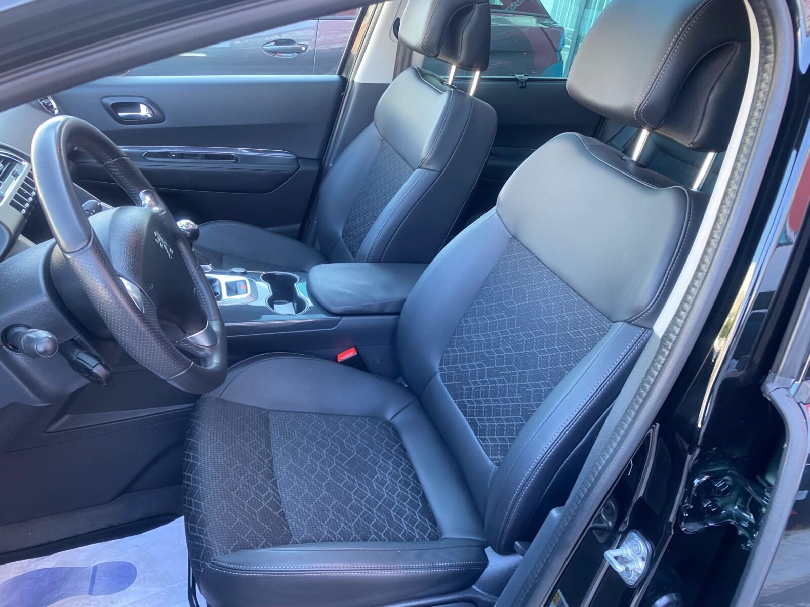 PEUGEOT 3008 Allure 1.6 BlueHDI 120 FAP