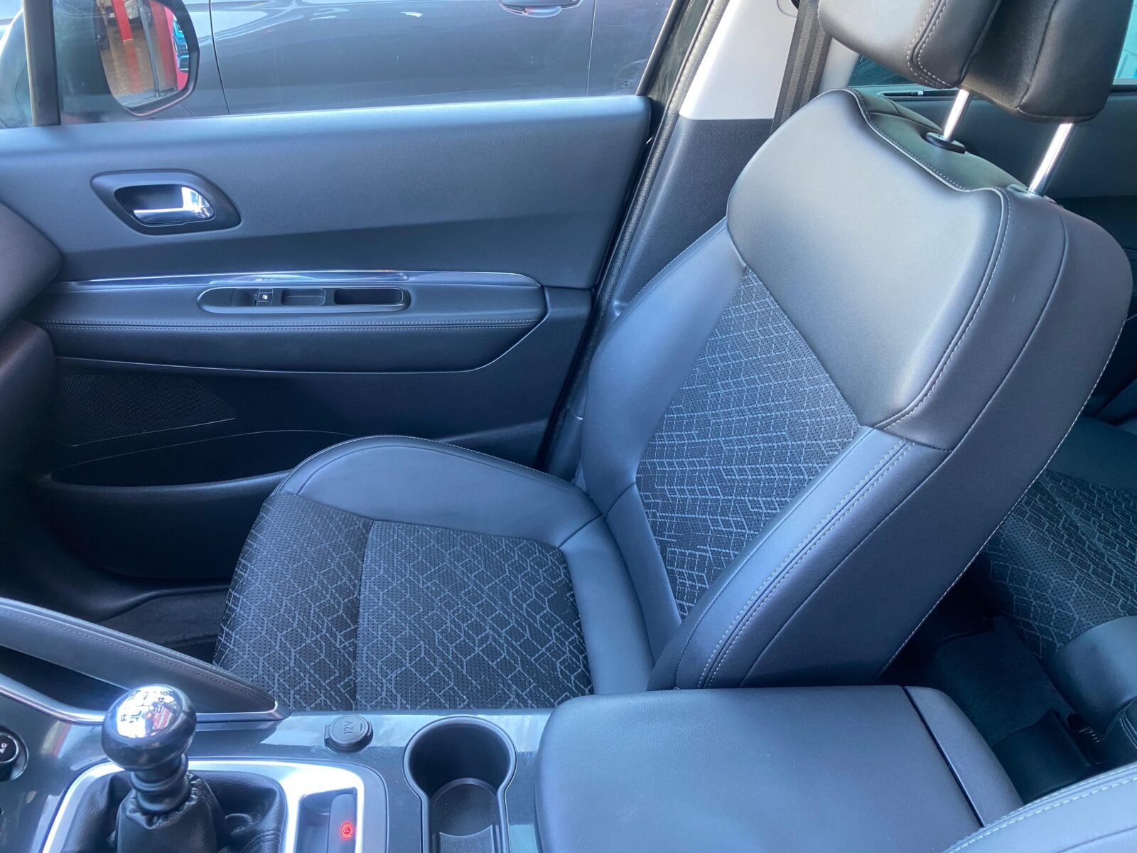 PEUGEOT 3008 Allure 1.6 BlueHDI 120 FAP