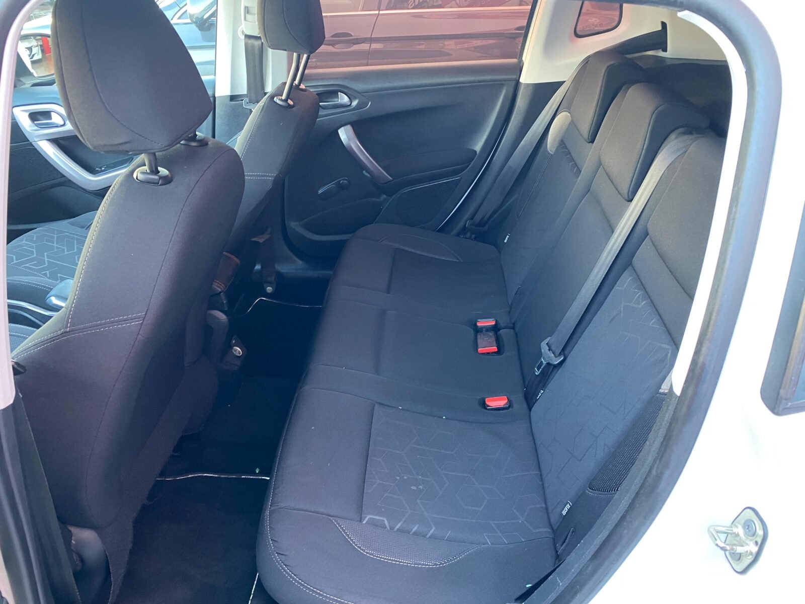 PEUGEOT 2008 Active 1.6 eHDi 92