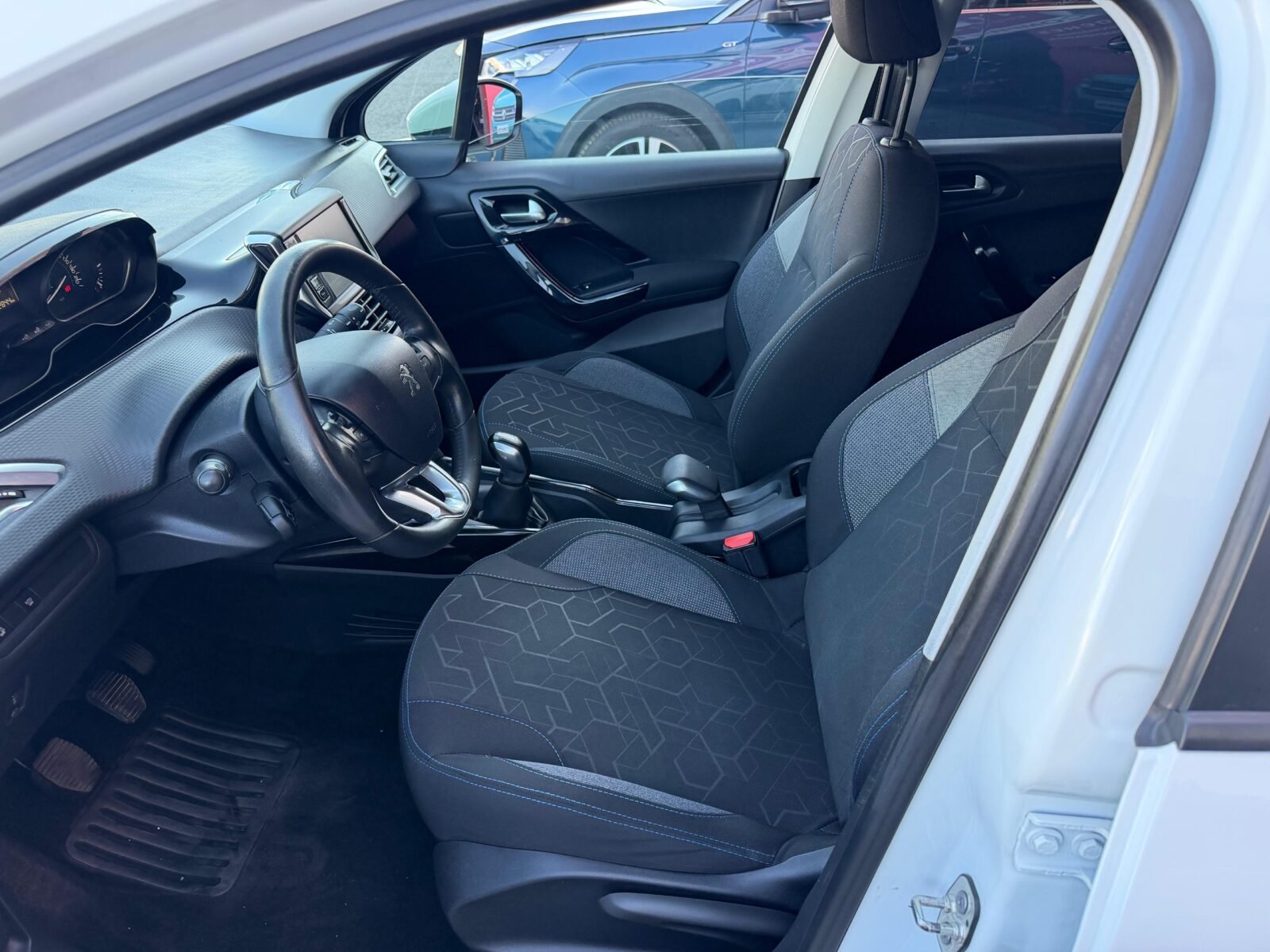PEUGEOT 2008 1.2 PURETECH 82CV
