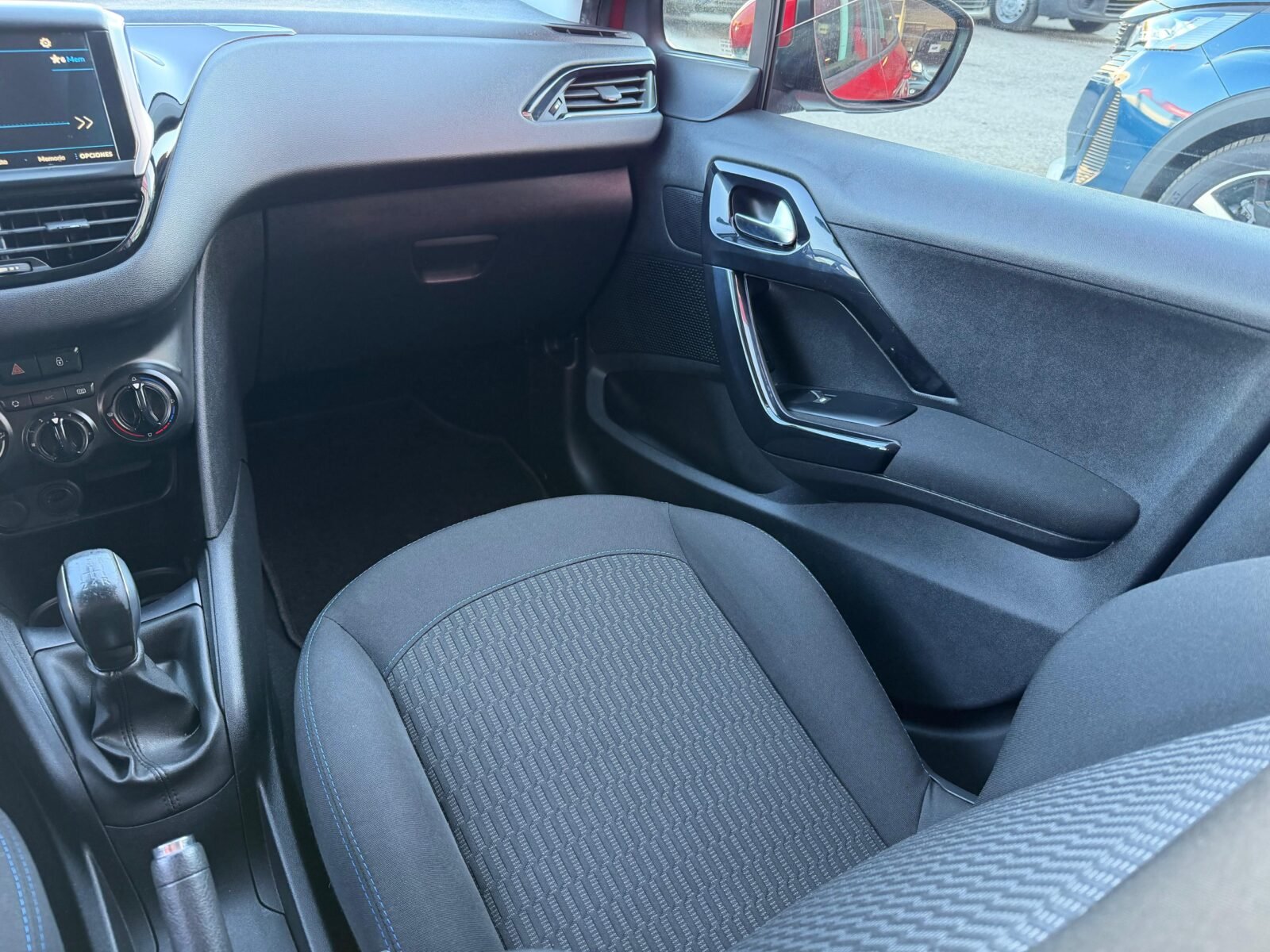PEUGEOT 208 1.2 GASOLINA 83 CV