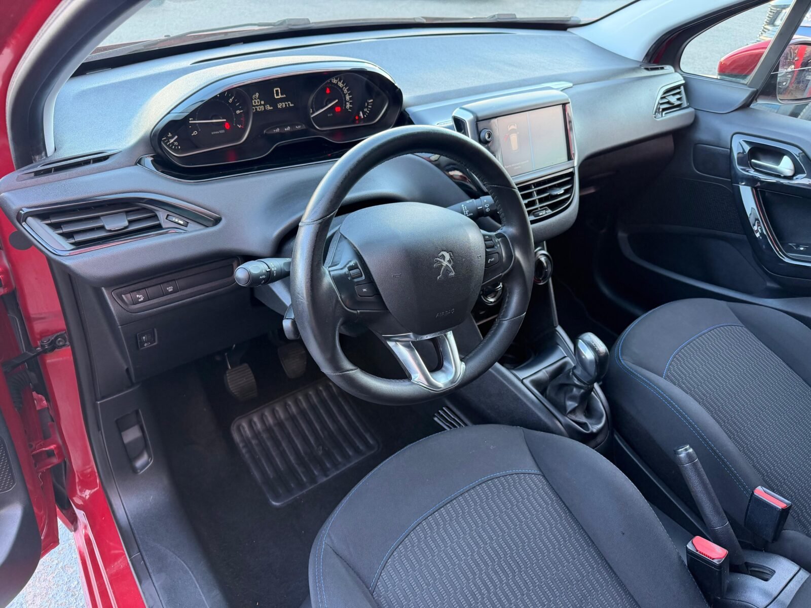 PEUGEOT 208 1.2 GASOLINA 83 CV