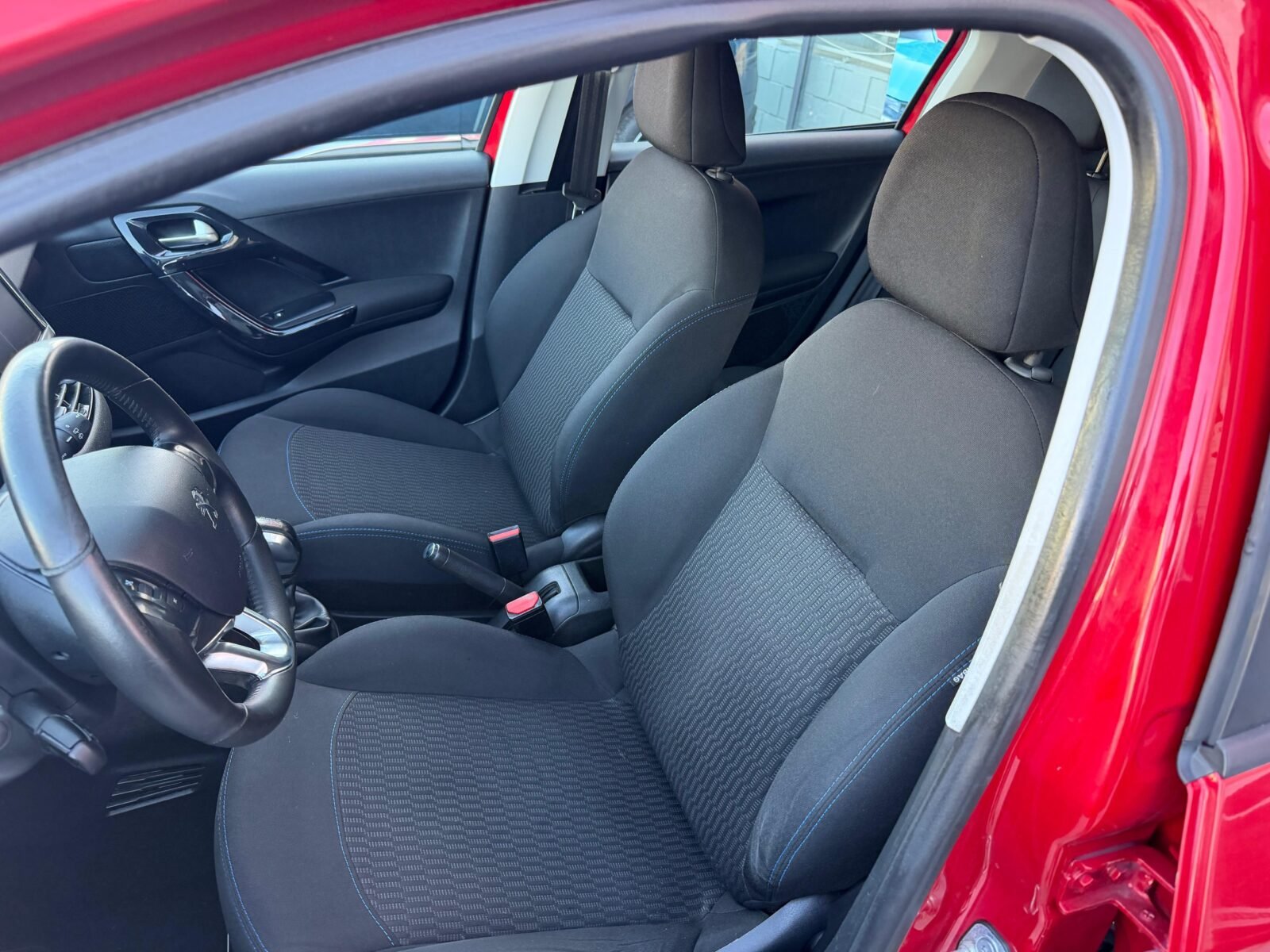 PEUGEOT 208 1.2 GASOLINA 83 CV