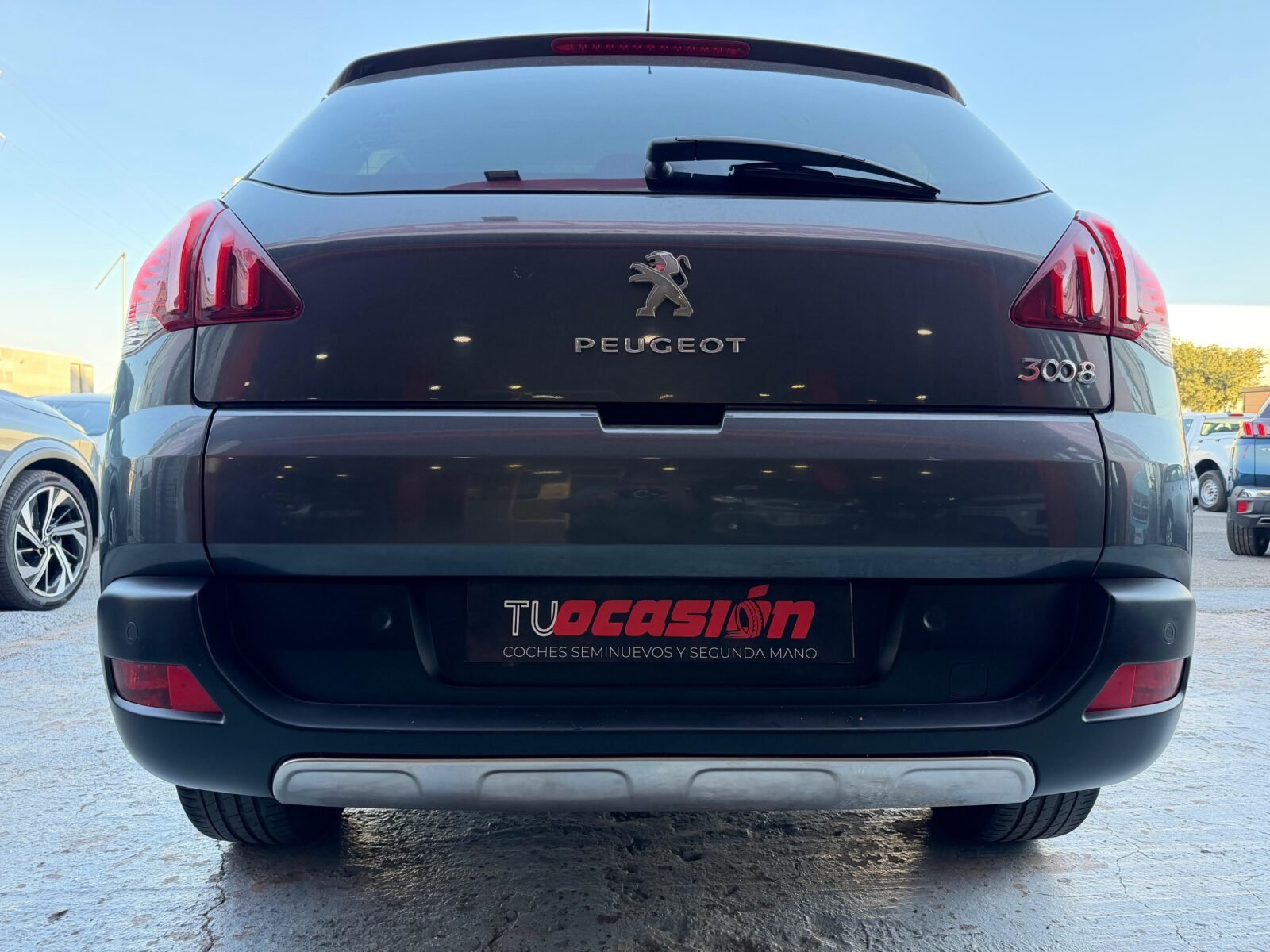 PEUGEOT 3008 STYLE VTI 120CV