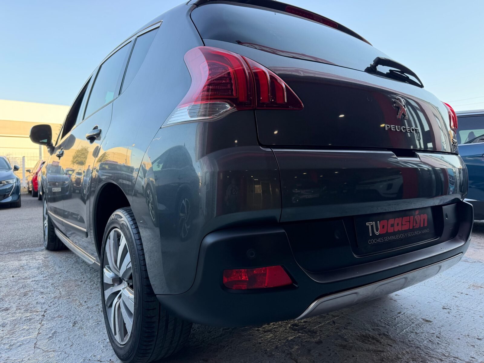 PEUGEOT 3008 STYLE VTI 120CV