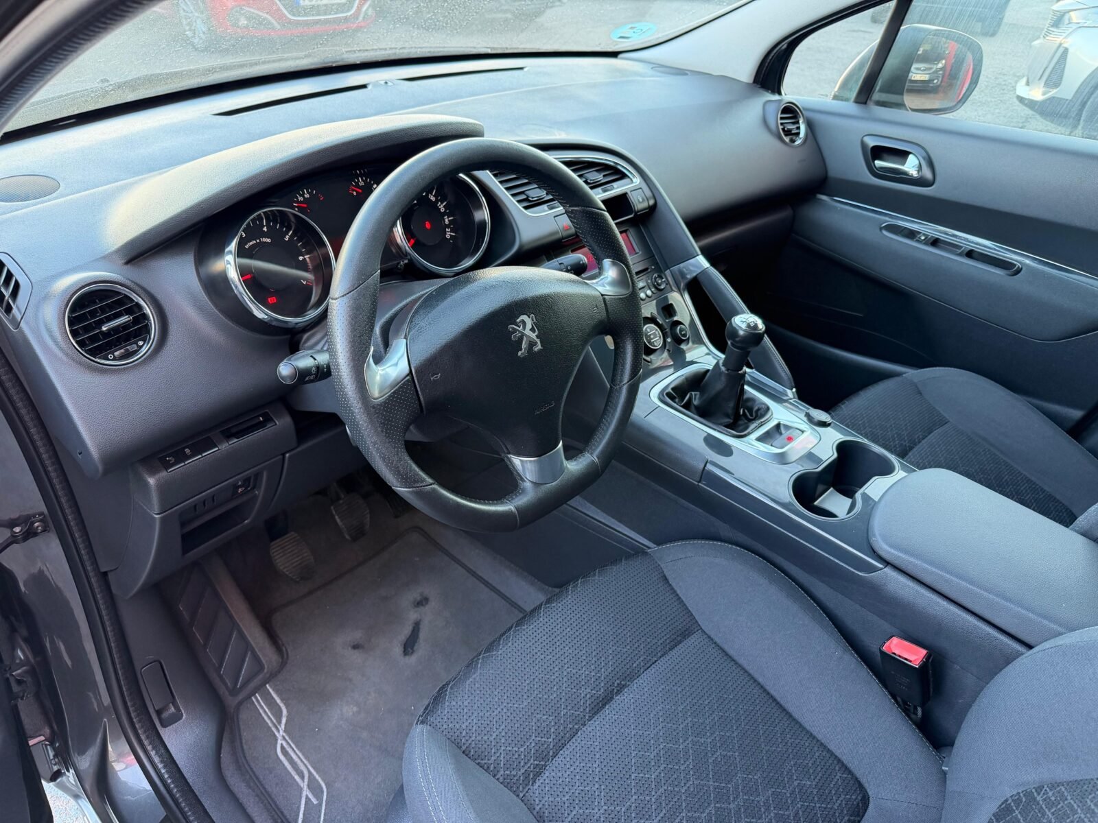 PEUGEOT 3008 STYLE VTI 120CV