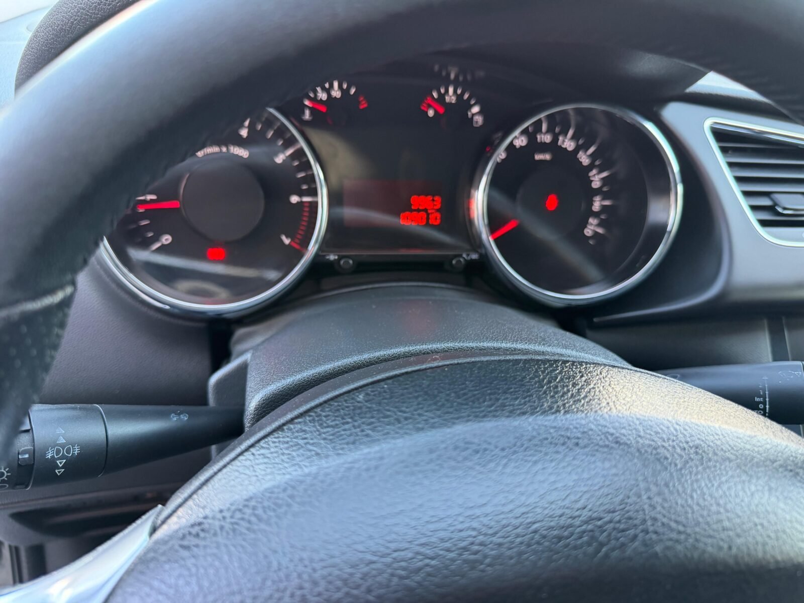 PEUGEOT 3008 STYLE VTI 120CV