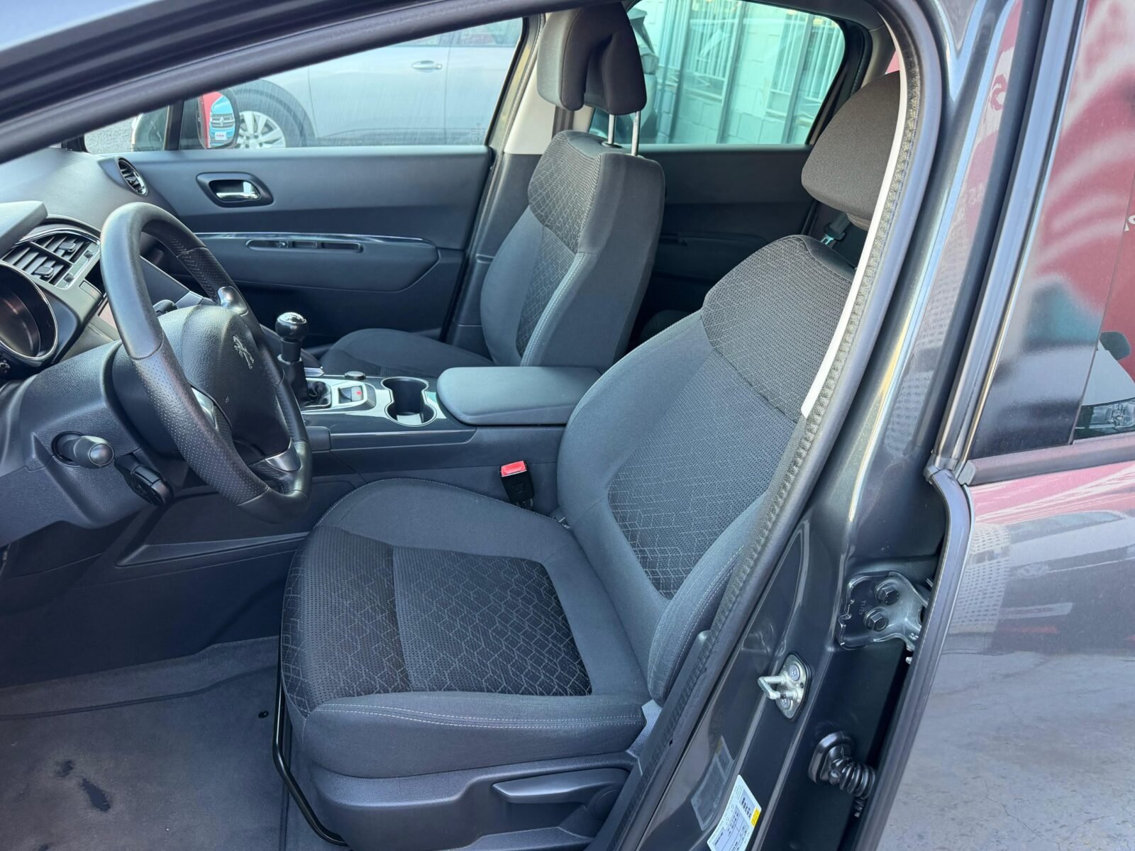 PEUGEOT 3008 STYLE VTI 120CV